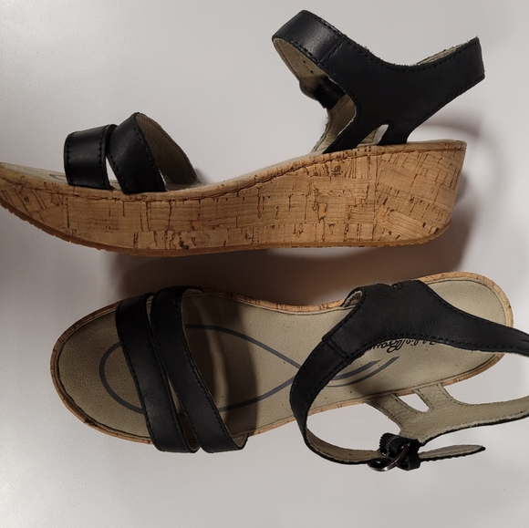 Eddie Bauer Sandals - Picture 2 of 8